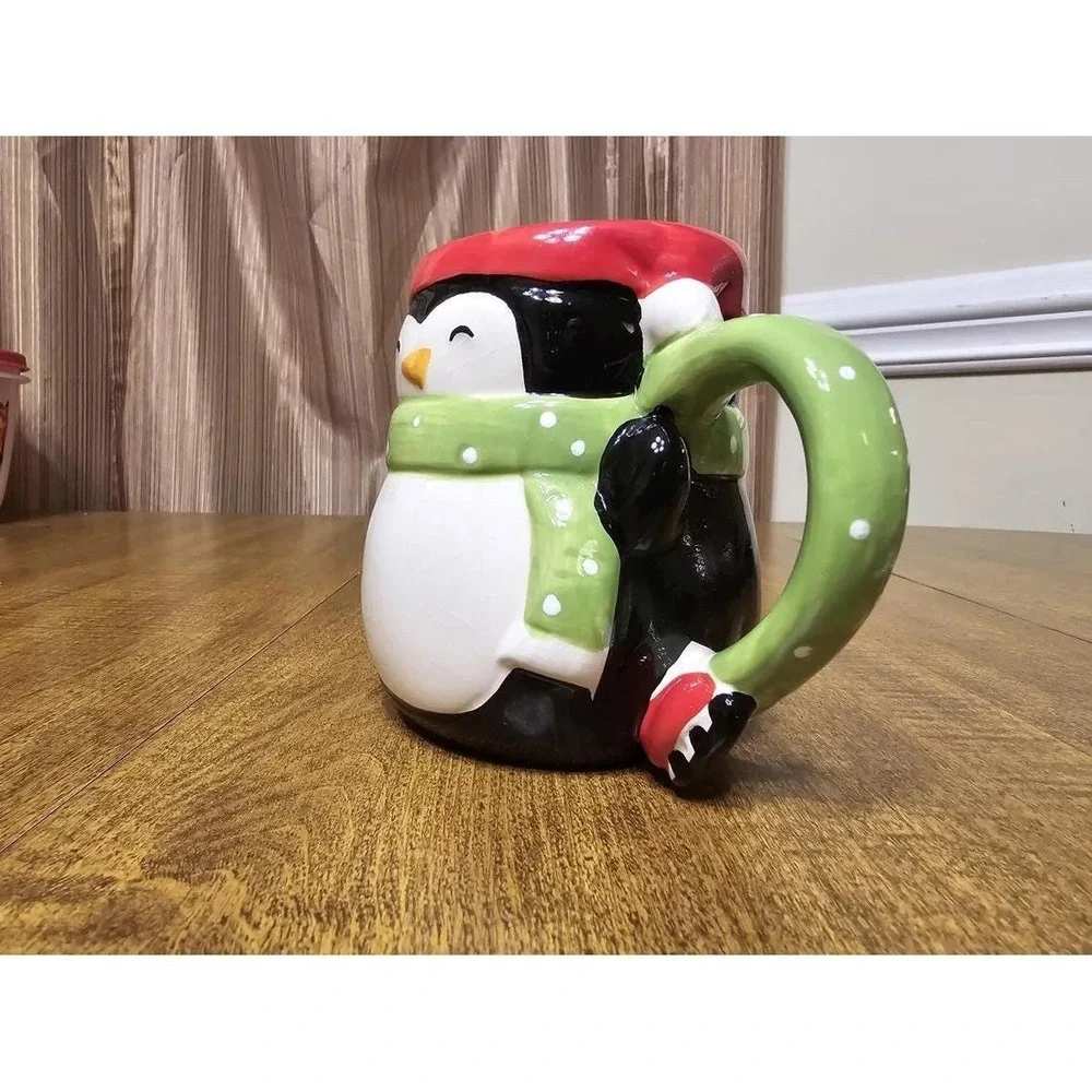 Handmade Penguin Ceramic Mug Mistletoe Scented 19.6 Ounce Soy Wax Candle A54
